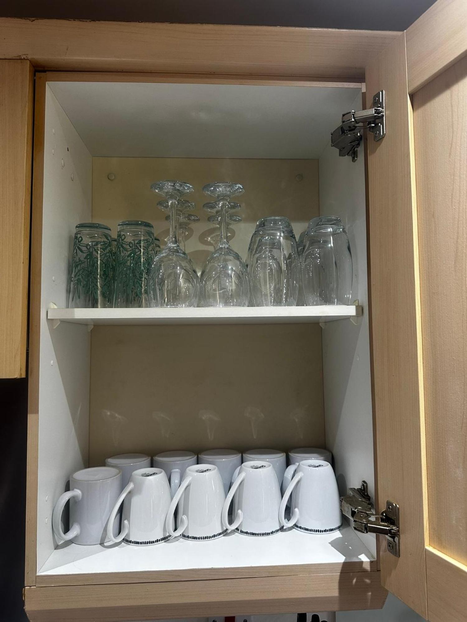London 2 Bed 2 Bath Apartment Holiday Home - Free Parking - 3Min Walk To The Train Station - 19Min To London Liverpool Street 5Min To Victoria Line 1Gb Broadband Super Fast Internet Ground Floor 100S Of Shops Restaurants Bakeries 24-Hour Asda Superst 외부 사진