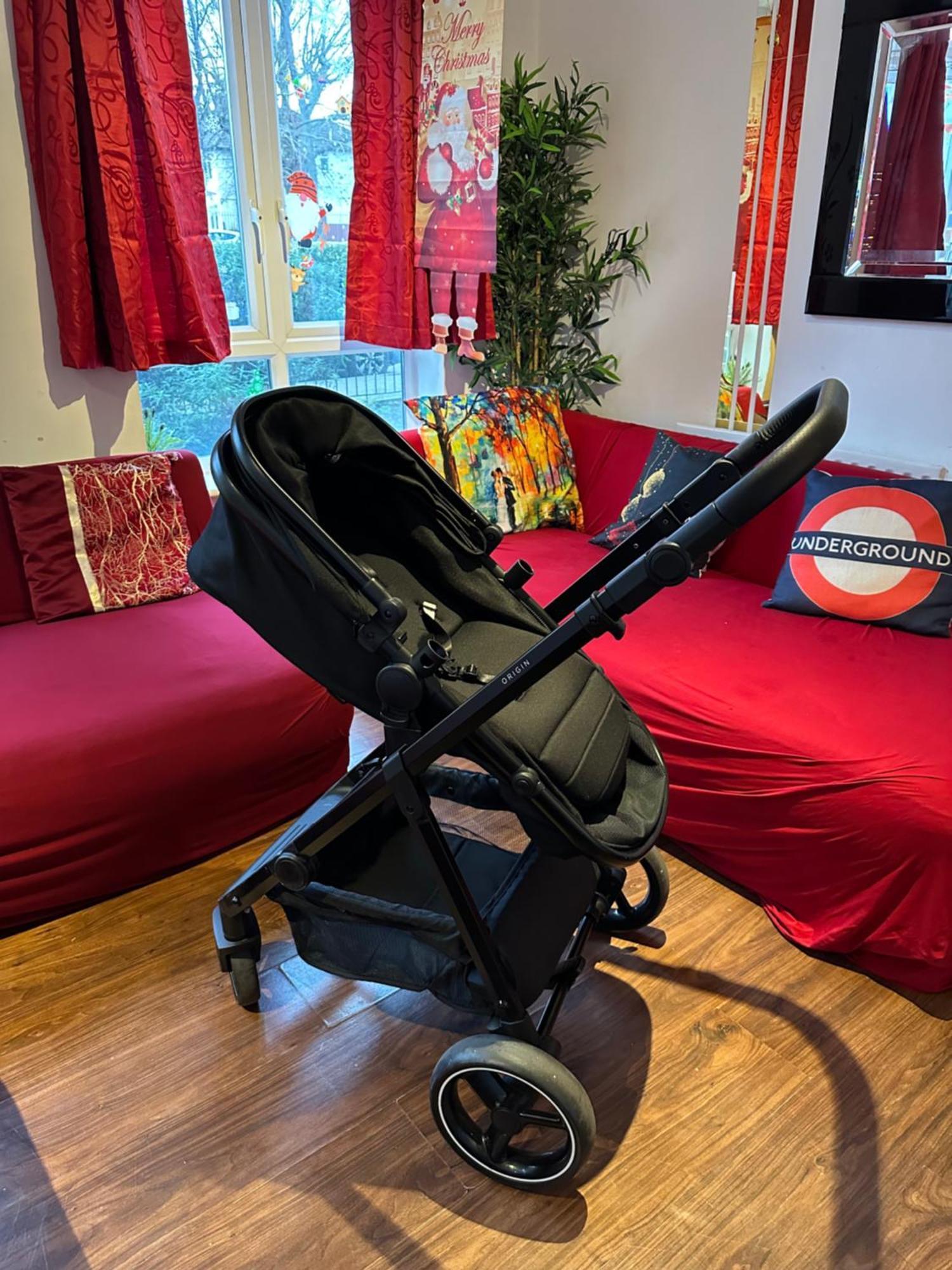 London 2 Bed 2 Bath Apartment Holiday Home - Free Parking - 3Min Walk To The Train Station - 19Min To London Liverpool Street 5Min To Victoria Line 1Gb Broadband Super Fast Internet Ground Floor 100S Of Shops Restaurants Bakeries 24-Hour Asda Superst 외부 사진